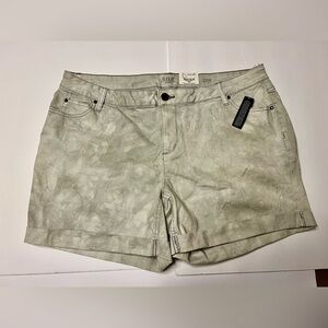 a.n.a. Woman Tie Dye Pale Grey Stretch Denim Shorts Size 20W NWT